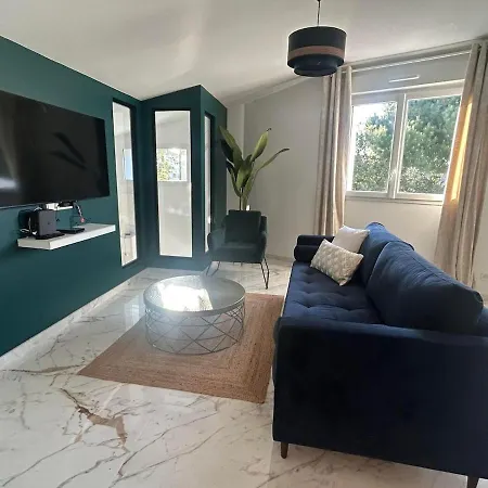 Prestige Climatise Apartment